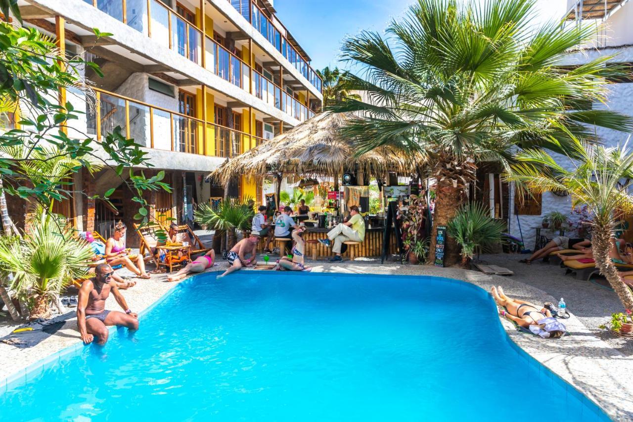 Banana'S Adventure Hostel Ica Bagian luar foto